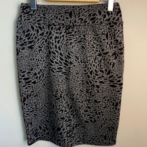 Jessica Women's‎ Gray/Black Patterned Pull On Midi Skirt Size 2